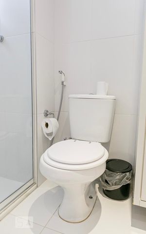 Apartamento à venda com 121m², 2 quartos e 2 vagas Apartamento à venda com 121m², 2 quartos e 2 vagasBanheiro da Suite 2