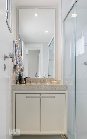 Apartamento à venda com 121m², 2 quartos e 2 vagas Apartamento à venda com 121m², 2 quartos e 2 vagasBanheiro da Suite 1