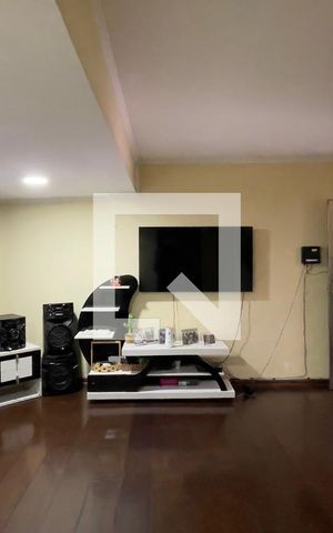Casa à venda com 100m², 3 quartos e 4 vagas Casa à venda com 100m², 3 quartos e 4 vagasCasa 1 - Sala