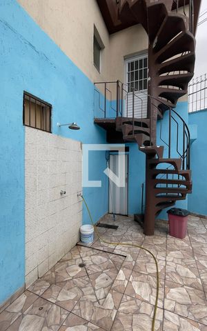 Casa à venda com 100m², 3 quartos e 4 vagas Casa à venda com 100m², 3 quartos e 4 vagasÁrea comum