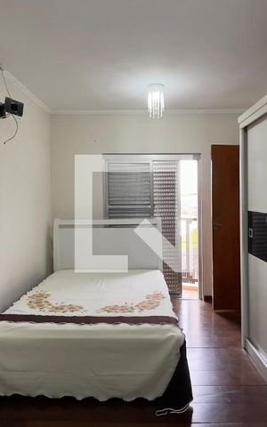 Casa à venda com 100m², 3 quartos e 4 vagas Casa à venda com 100m², 3 quartos e 4 vagasCasa 1 - Suíte 1