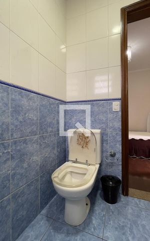 Casa à venda com 100m², 3 quartos e 4 vagas Casa à venda com 100m², 3 quartos e 4 vagasCasa 1 - Banheiro Suíte 1