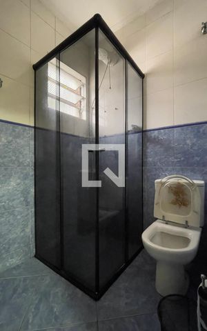 Casa à venda com 100m², 3 quartos e 4 vagas Casa à venda com 100m², 3 quartos e 4 vagasCasa 1 - Banheiro Suíte 2