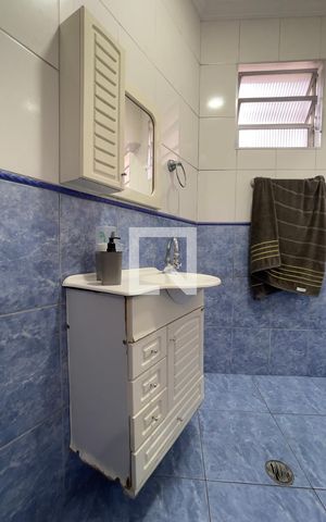 Casa à venda com 100m², 3 quartos e 4 vagas Casa à venda com 100m², 3 quartos e 4 vagasCasa 1 - Banheiro Suíte 1