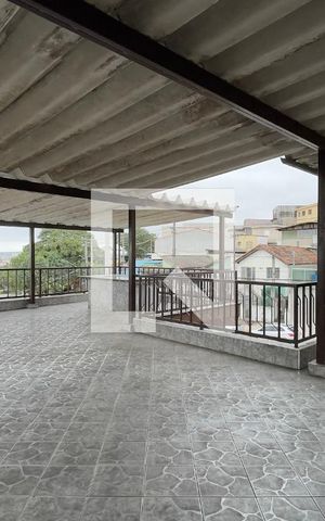 Casa à venda com 100m², 3 quartos e 4 vagas Casa à venda com 100m², 3 quartos e 4 vagasÁrea comum