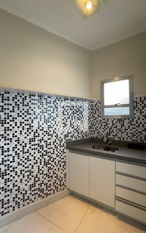 Casa à venda com 100m², 3 quartos e 4 vagas Casa à venda com 100m², 3 quartos e 4 vagasCasa 2 - Cozinha
