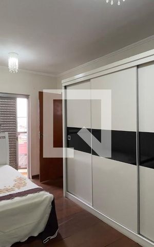 Casa à venda com 100m², 3 quartos e 4 vagas Casa à venda com 100m², 3 quartos e 4 vagasCasa 1 - Suíte 1