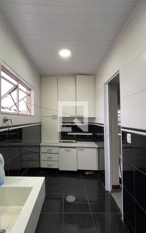 Casa à venda com 100m², 3 quartos e 4 vagas Casa à venda com 100m², 3 quartos e 4 vagasCasa 2 - Cozinha
