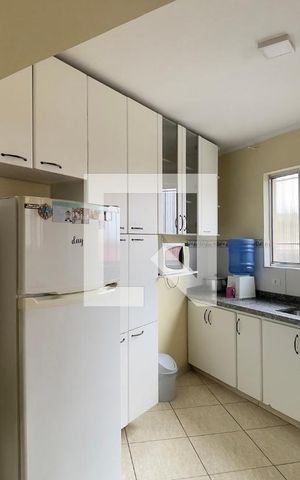 Casa à venda com 100m², 3 quartos e 4 vagas Casa à venda com 100m², 3 quartos e 4 vagasCasa 1 - Cozinha