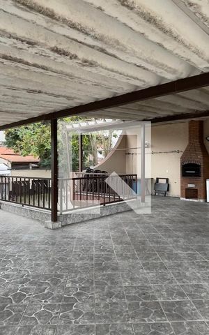 Casa à venda com 100m², 3 quartos e 4 vagas Casa à venda com 100m², 3 quartos e 4 vagasÁrea comum
