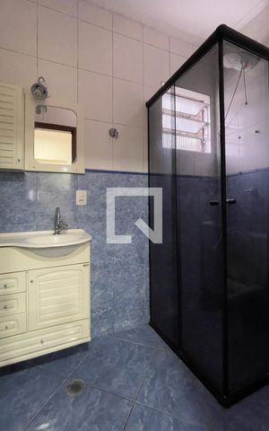 Casa à venda com 100m², 3 quartos e 4 vagas Casa à venda com 100m², 3 quartos e 4 vagasCasa 1 - Banheiro Suíte 2