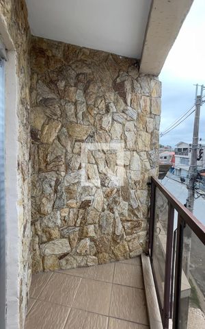 Casa à venda com 100m², 3 quartos e 4 vagas Casa à venda com 100m², 3 quartos e 4 vagasCasa 1 - Varanda Suíte 1