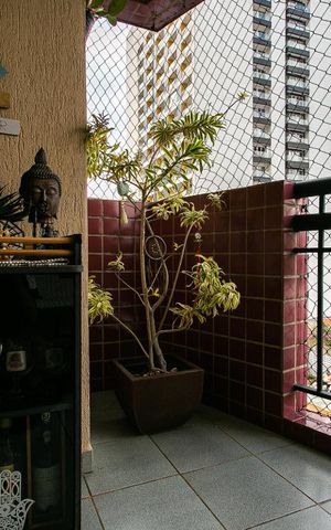 Apartamento à venda com 87m², 3 quartos e 2 vagas Apartamento à venda com 87m², 3 quartos e 2 vagasVaranda