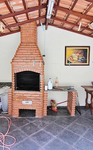 Casa à venda com 240m², 3 quartos e 6 vagasChurrasqueira