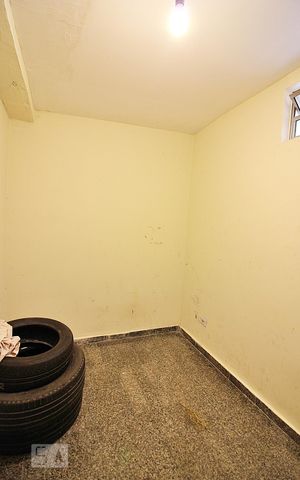 Casa à venda com 240m², 3 quartos e 6 vagasQuarto de Serviço