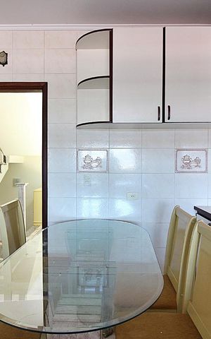 Casa à venda com 240m², 3 quartos e 6 vagasCozinha
