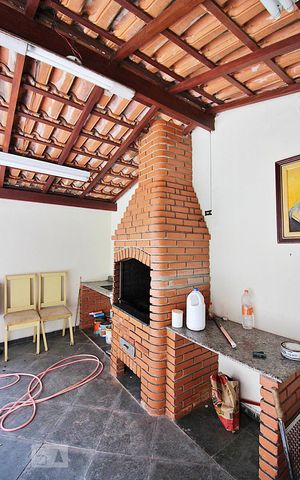 Casa à venda com 240m², 3 quartos e 6 vagasChurrasqueira