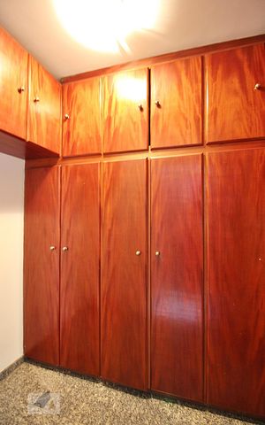 Casa à venda com 240m², 3 quartos e 6 vagasCloset do Quarto 1 - Suíte