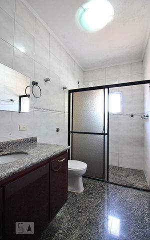 Casa à venda com 240m², 3 quartos e 6 vagasBanheiro Social