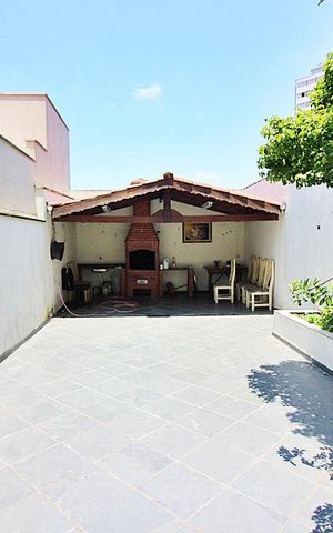 Casa à venda com 240m², 3 quartos e 6 vagasQuintal