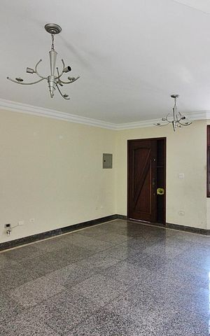 Casa à venda com 240m², 3 quartos e 6 vagasSala
