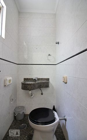 Casa à venda com 240m², 3 quartos e 6 vagasLavabo
