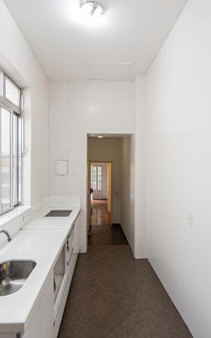 Casa à venda com 150m², 4 quartos e sem vaga Casa à venda com 150m², 4 quartos e sem vagaCozinha e Serviço