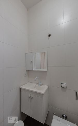 Casa à venda com 150m², 4 quartos e sem vaga Casa à venda com 150m², 4 quartos e sem vagaBanheiro Social