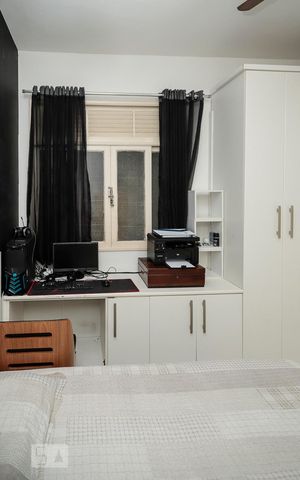 Casa à venda com 240m², 4 quartos e 5 vagas Casa à venda com 240m², 4 quartos e 5 vagasQuarto 4