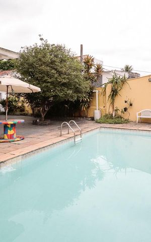 Casa à venda com 240m², 4 quartos e 5 vagas Casa à venda com 240m², 4 quartos e 5 vagasPiscina