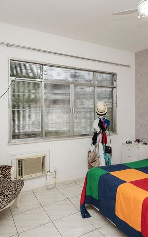 Casa à venda com 240m², 4 quartos e 5 vagas Casa à venda com 240m², 4 quartos e 5 vagasQuarto 1