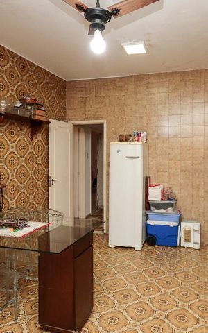 Casa à venda com 240m², 4 quartos e 5 vagas Casa à venda com 240m², 4 quartos e 5 vagasCozinha