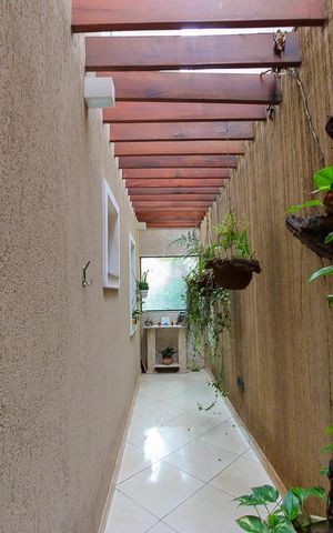 Casa à venda com 260m², 4 quartos e 3 vagas Casa à venda com 260m², 4 quartos e 3 vagasQuintal quarto 1
