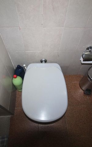 Casa à venda com 300m², 2 quartos e 2 vagasBanheiro 1 social