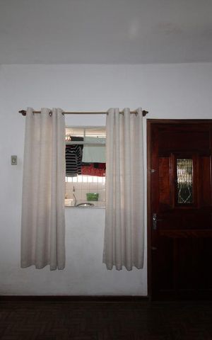 Casa à venda com 300m², 2 quartos e 2 vagasSala