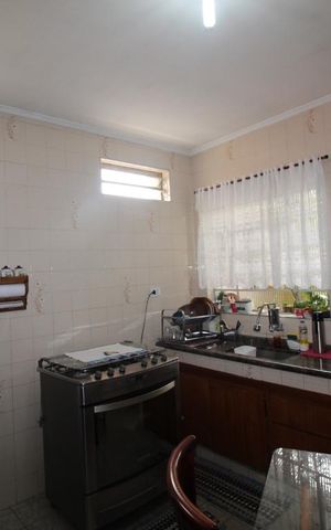 Casa à venda com 300m², 2 quartos e 2 vagasCozinha