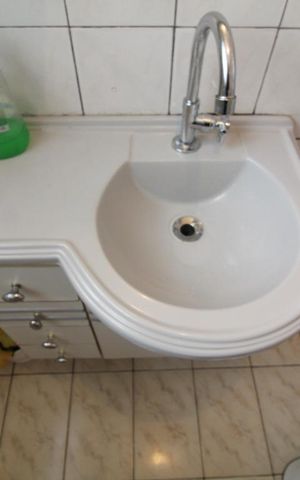 Casa à venda com 300m², 2 quartos e 2 vagasBanheiro serviço