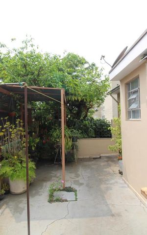 Casa à venda com 300m², 2 quartos e 2 vagasQuintal