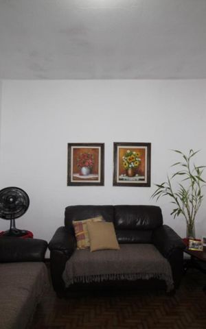 Casa à venda com 300m², 2 quartos e 2 vagasSala