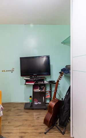 Casa à venda com 210m², 5 quartos e 3 vagas Casa à venda com 210m², 5 quartos e 3 vagasCasa 2 - Quarto 2