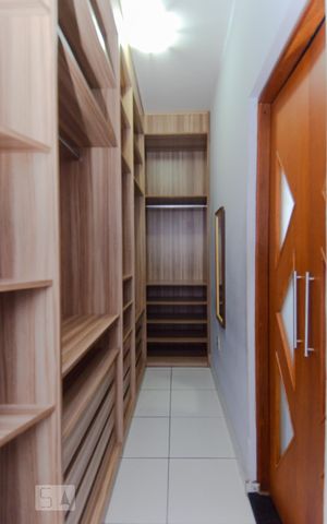 Casa à venda com 350m², 3 quartos e 4 vagasCloset da suíte 1
