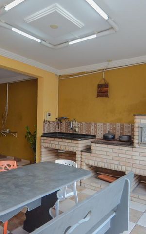 Casa à venda com 350m², 3 quartos e 4 vagasSalão de Festas - Churrasqueira