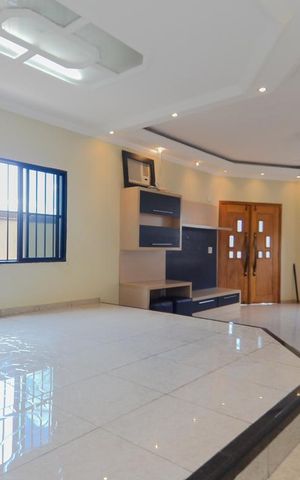Casa à venda com 350m², 3 quartos e 4 vagasSala