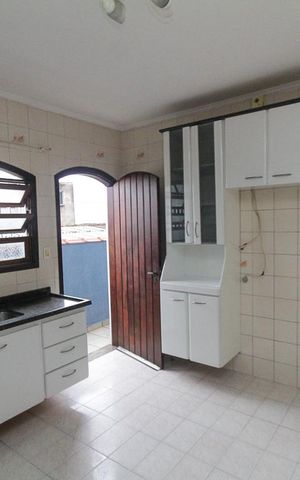Casa à venda com 200m², 3 quartos e 2 vagas Casa à venda com 200m², 3 quartos e 2 vagasCozinha