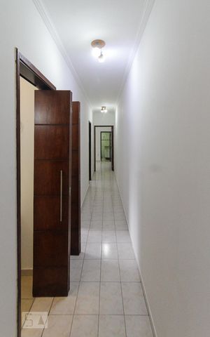 Casa à venda com 200m², 3 quartos e 2 vagas Casa à venda com 200m², 3 quartos e 2 vagasBanheiro da Suite