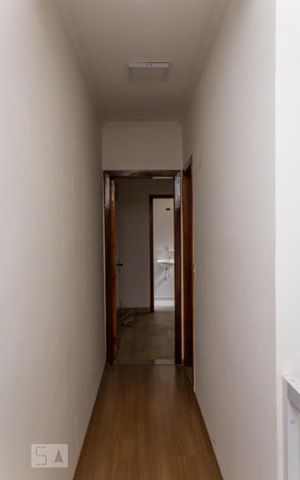 Casa à venda com 430m², 4 quartos e 4 vagas Casa à venda com 430m², 4 quartos e 4 vagasCorredor dos quartos