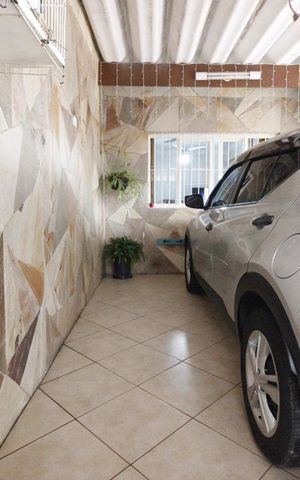 Casa à venda com 102m², 2 quartos e 4 vagasGaragem