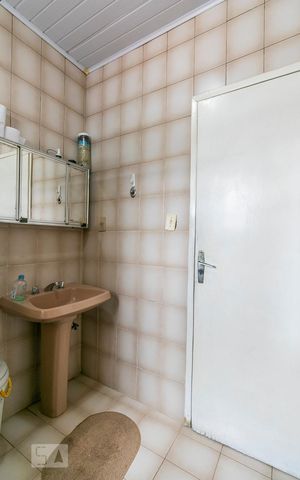 Casa à venda com 100m², 3 quartos e 1 vagaBanheiro 1