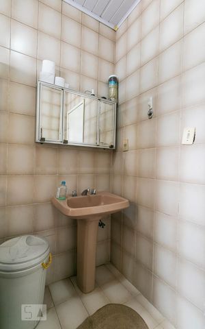 Casa à venda com 100m², 3 quartos e 1 vagaBanheiro 1
