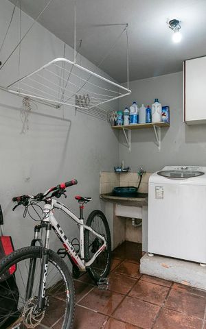 Casa à venda com 100m², 3 quartos e 1 vagaÁrea de Serviço